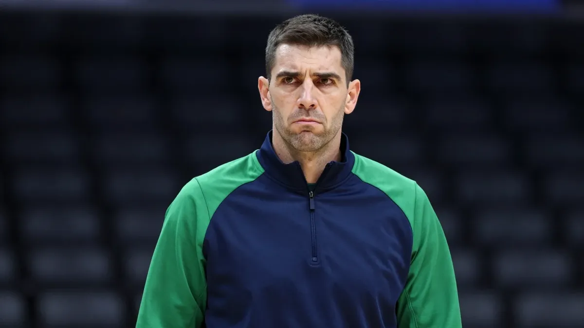 Minnesota Timberwolves' chances of signing LeBron James dwindle as Golden State Warriors' proximity to Los Angeles gains...